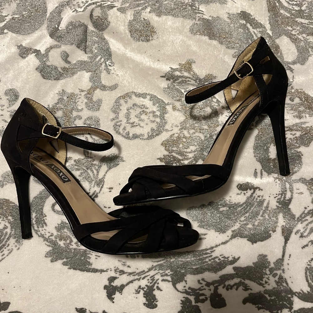 XOXO women’s suede heels size 8